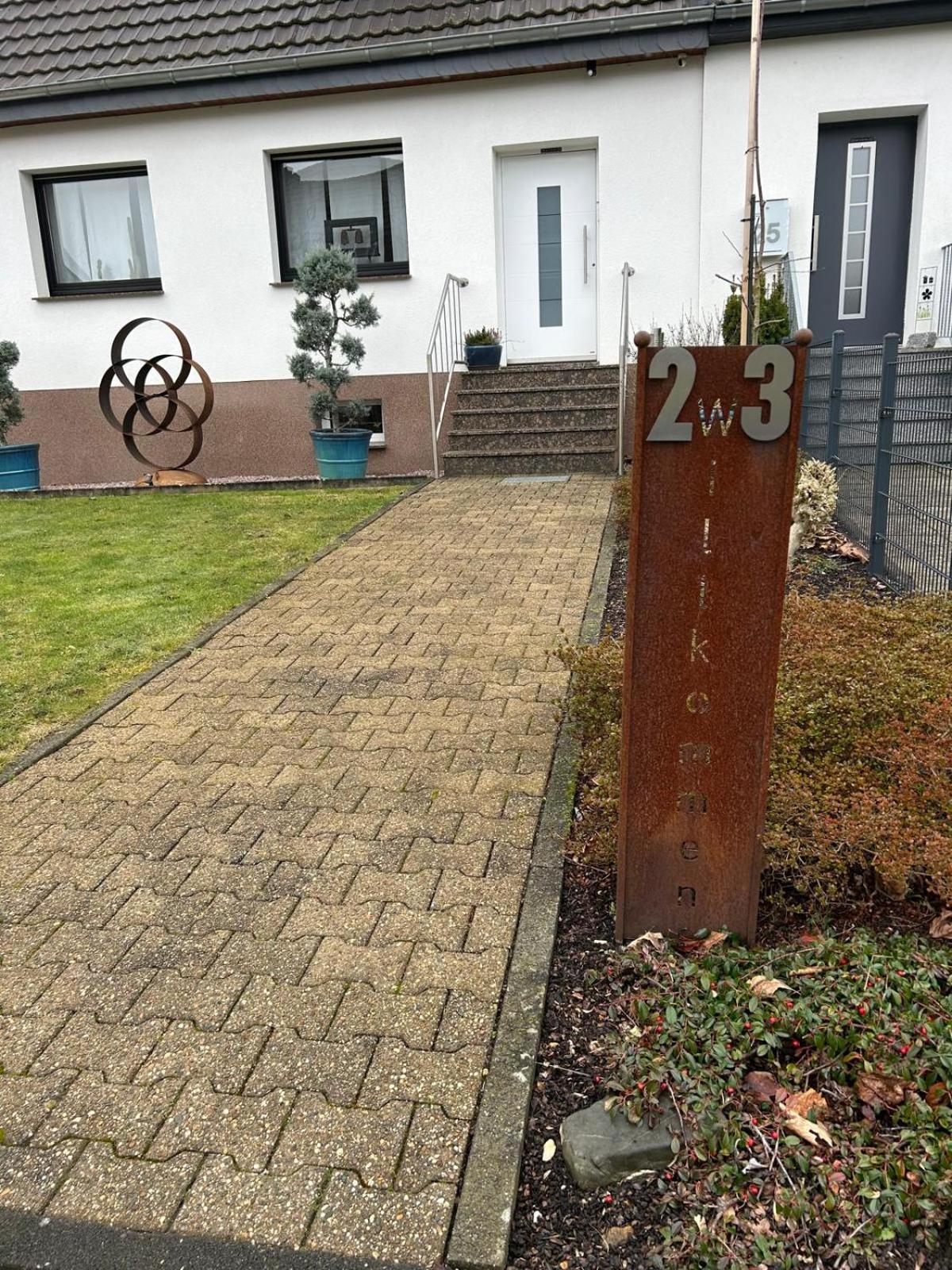 Haus 23 * Korschenbroich